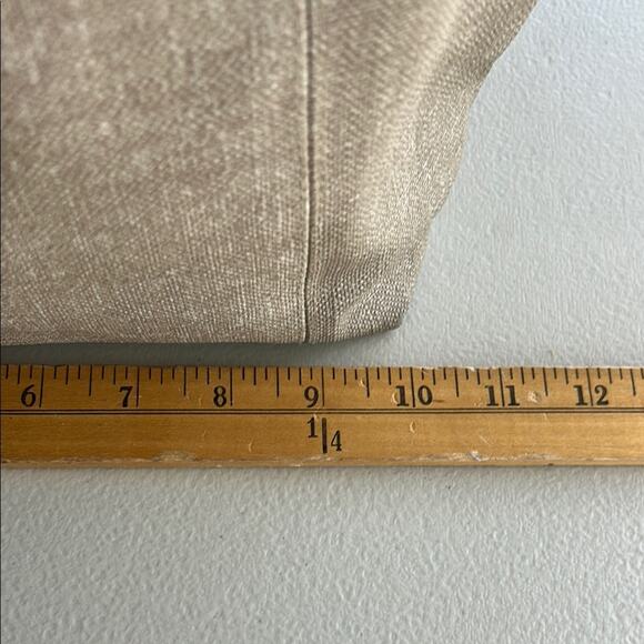 Elegant Brown and Tan Tote with Structured Design - Picture 4 of 11